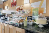 Quality Inn & Suites Mayo Clinic Area - Frühstück