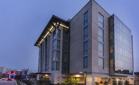 The Preston House and Hotel Отели в г. Джеймспорт