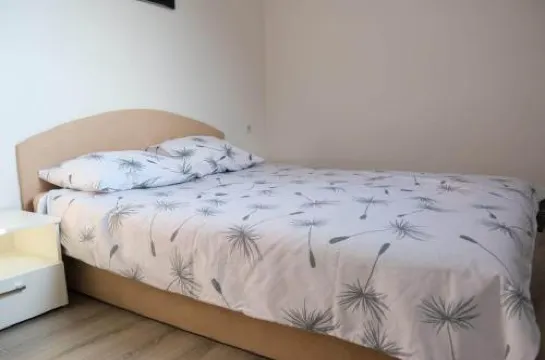 Waterfront Avenue Suites - Housity