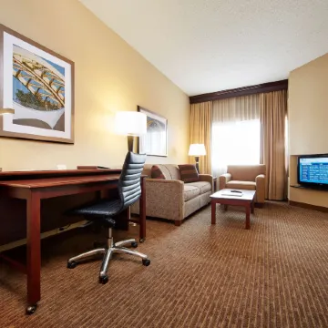 DoubleTree Suites by Hilton Cincinnati - Blue Ash