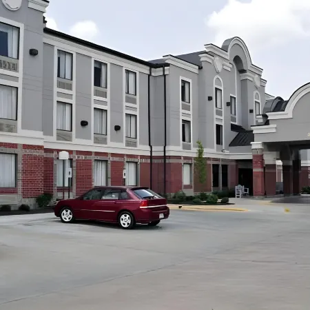 Holiday Inn Express & Suites GREENVILLE by IHG