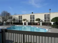 Holiday Inn LUMBERTON NORTH - I-95 by IHG - Pools