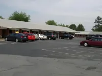 EastGate Inn - parking