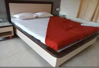 Sai Sagar Beach Niwas Hotels near Talashil Beach