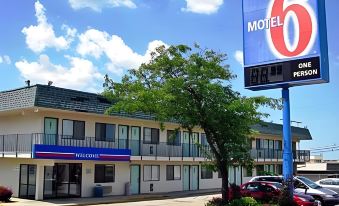 Motel 6 Topeka, KS - Northwest