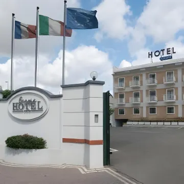 Hotel Europa Отели рядом с Аэропорт Нейплс