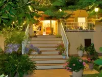 Romantic Hotel & Restaurant Villa Cheta Elite