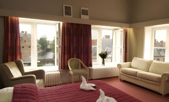 3. 호텔 부고엔스치..