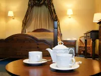 Bear Crickhowell Hotels in 