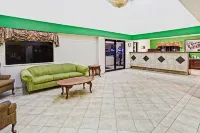 Super 8 by Wyndham Saskatoon Near Saskatoon Airport