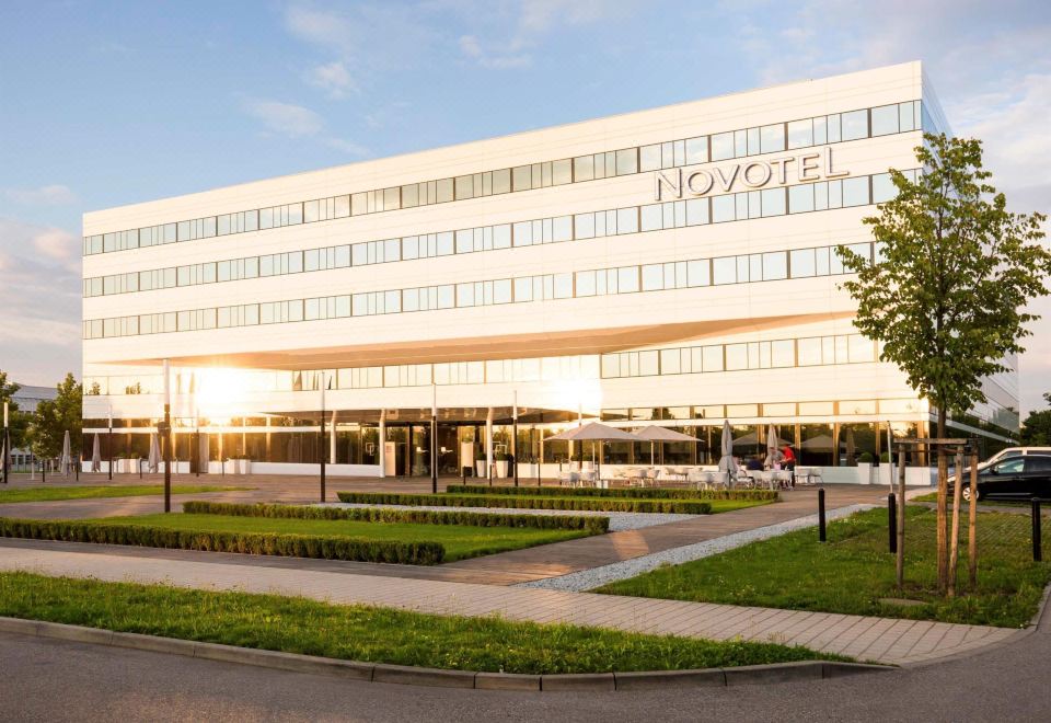 Novotel Muenchen Airport - Newly Renovated