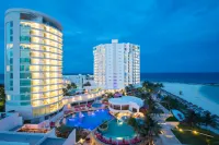 Altitude at Krystal Grand Cancun - All Inclusive - Merinäköala