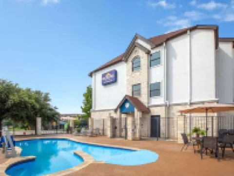 Microtel Inn & Suites by Wyndham Buda Austin South Hotels in Buda
