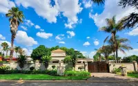 Or Tambo Airport Holiday Home