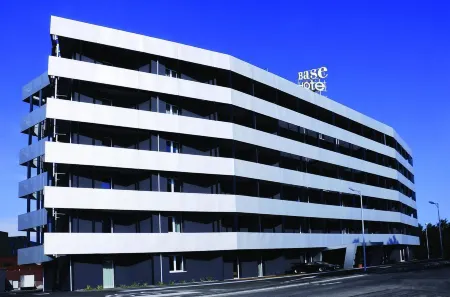 Base Hotel