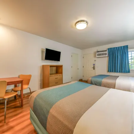 Motel 6 Canby, or