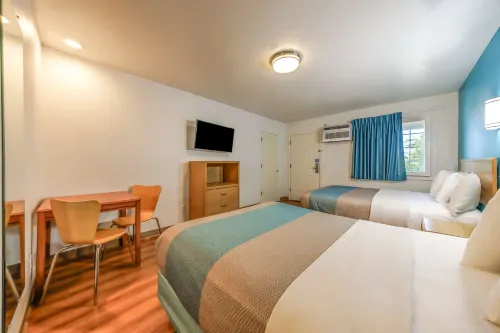 Motel 6 Canby, or
