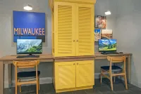 Tru by Hilton Milwaukee Downtown - Business