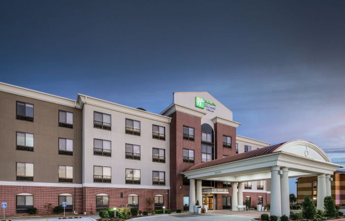 Holiday Inn Express & Suites PRYOR by IHG