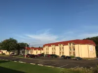 Albert Lea Inn and Suites - parking