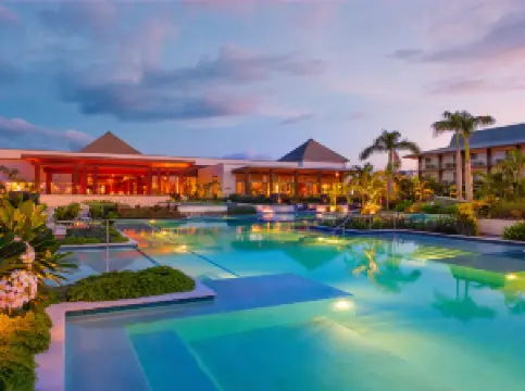 Crowne Plaza FIJI NADI BAY RESORT & SPA by IHG