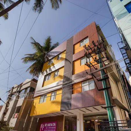 Regenta Inn Indiranagar by Royal Orchid Hotels Отели рядом с достопримечательностью «Бизнес-комплекс RMZ Infinity»