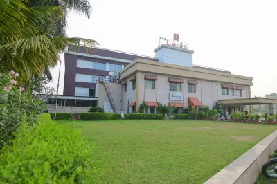 Rang Lords Inn Bharuch Hotel in zona Golden Bridge