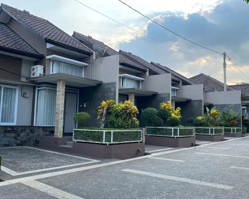 Green Patriot Resort Hotels near Rumah Makan Cibiuk