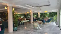Nambiar Club Bellezea Hotel di Bengaluru Urban