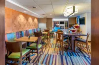Fairfield Inn & Suites Portland Maine Airport - breakfast