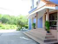 WeRest Hotel Hotel in zona Wat Tha Rat