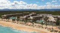 Dreams Playa Esmeralda Hotels near Montaña Redonda