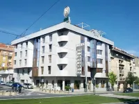 Infanta Cristina Hotel dekat Aulario Flores de Lemus