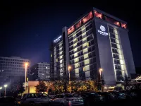 DoubleTree by Hilton Chicago - North Shore Conference Center Hotels in Skokie