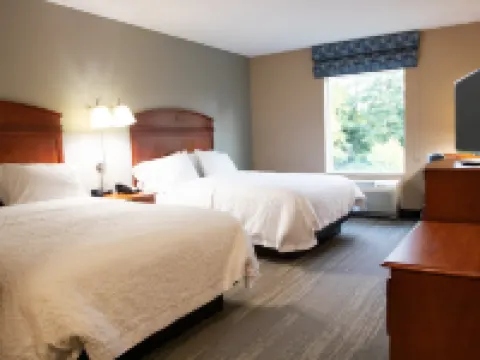 Hampton Inn Gloucester Hotels in Ware