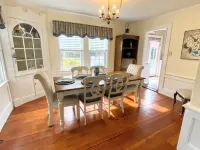 Spacious 5 bedroom, cozy home with private beach access!