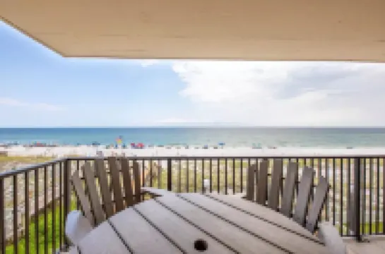 Gorgeous, updated oceanfront Condo with pool - Perdido Key Beach