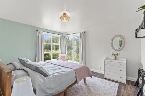 Quiet home. 10 minutes from waterparks.