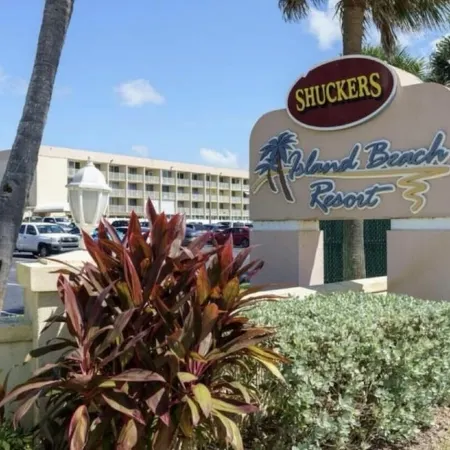 Spectacular Beachfront Retreat! At Island Beach Resort.