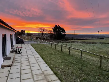 Country Escape with hot tub Отели рядом с достопримечательностью «The Burton at Bideford Art Gallery and Museum»