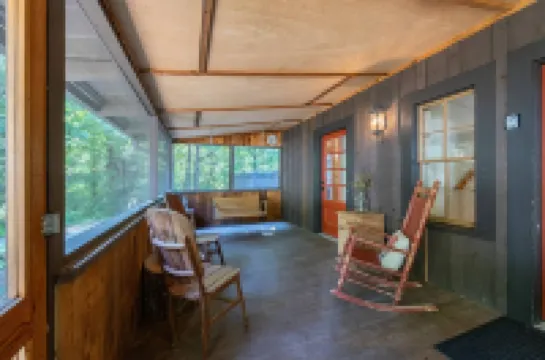 Near Lake Burton, gorgeous Mtn. View, 1920 Timpson Creek School House.