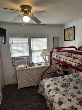 Historic Harkers Island Bungalow