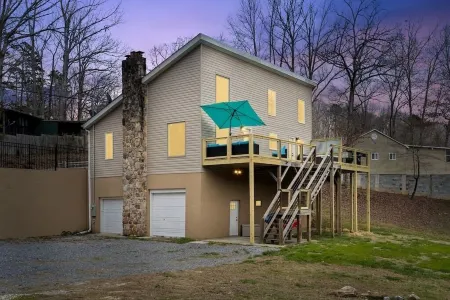 LakeLife Home Your own paradise.