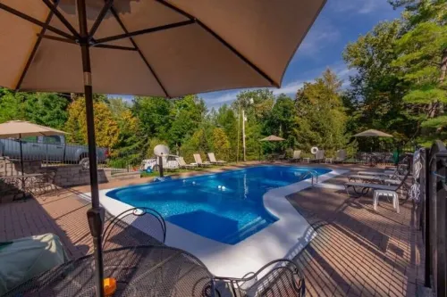 Lake George 6 Bedroom Home lake access