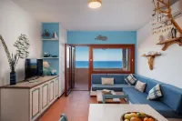 Fabulous apartament with terrace by the sea