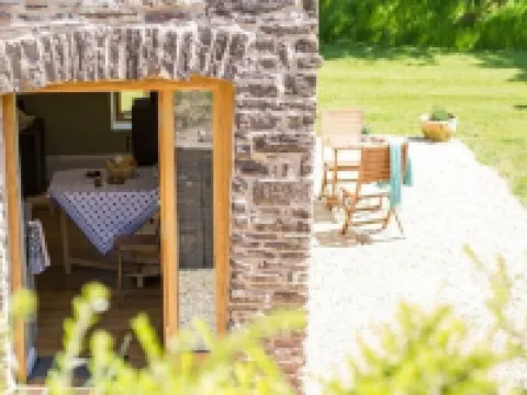 1 bed Barn, open living space , pet friendly, rural, with easy access from M4 Hotels in Usk
