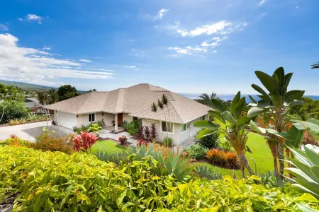 ★NEW Remodel Heated Infinity PoolSpa, OceanView, Gated Community, Fruit Orchard★