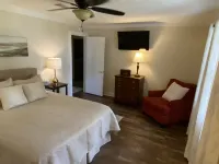 Updated home close to campus and downtown Hotels in Starkville