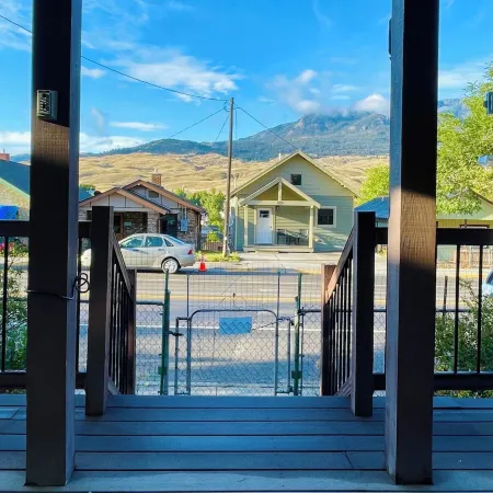 Cozy House, Park Views, Walk to Grocery, Coffee: 2-Bedroom, WiFi, Gardiner, MT