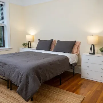 Wonderful stay – Heart of Hoboken Отели рядом с достопримечательностью «Washington St»